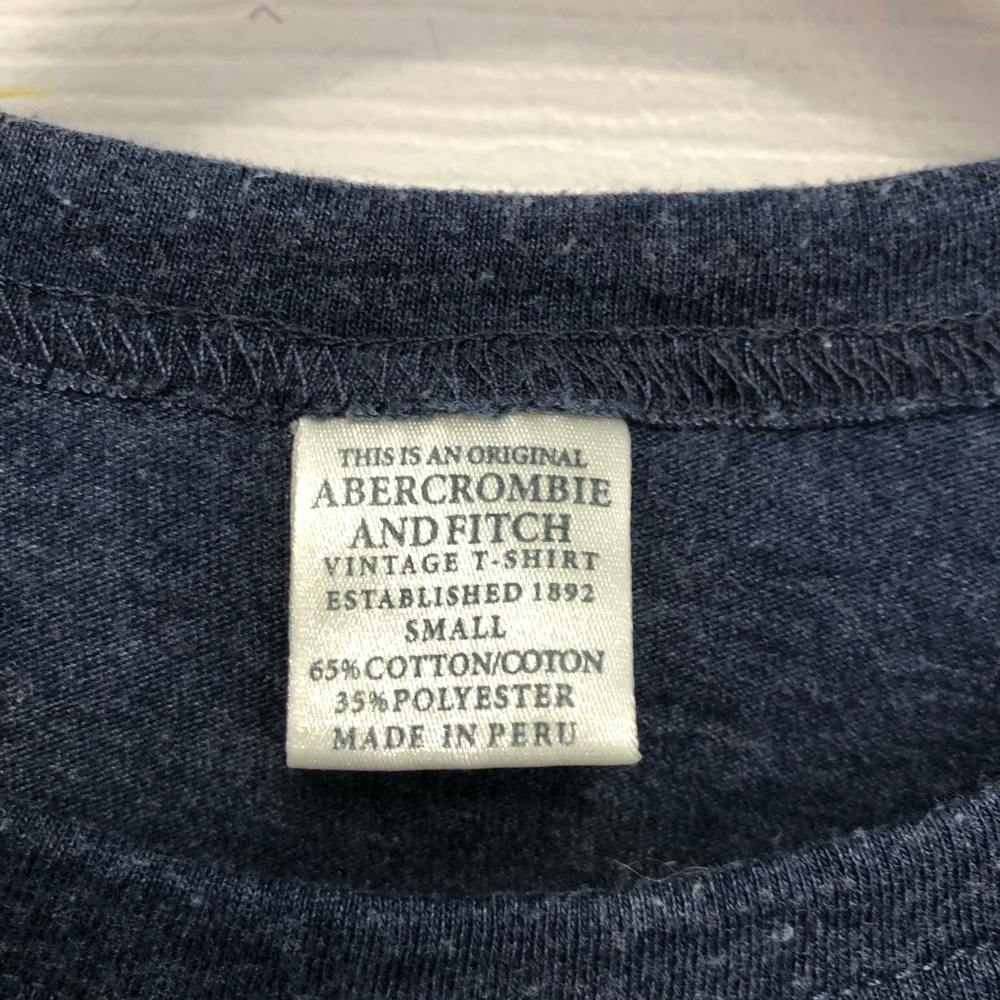 Vintage T-shirt Abercrombie & Fitch Funny Guys should Learn think Brains S Y2K - Picture 3 of 16